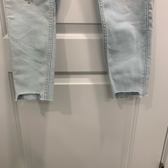 NWT Old Navy Light Wash Jeans - Picture 4 of 7
